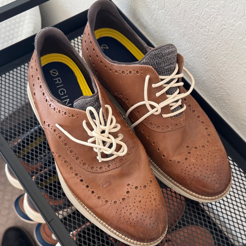 Cole Haan Brown Leather Wingtip Oxfords with Cream Laces 11W